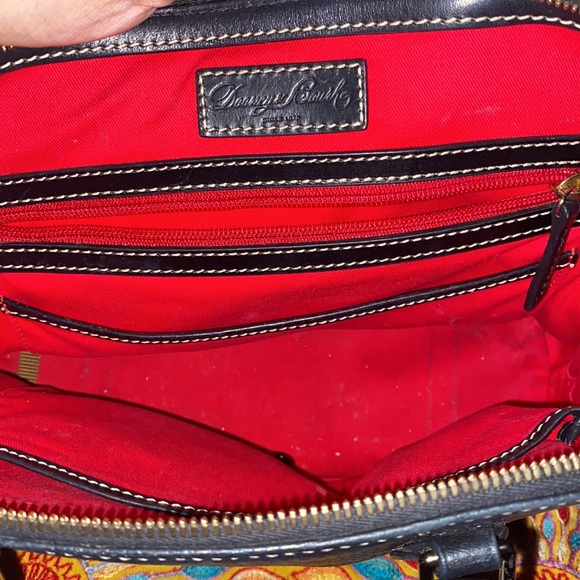 Dooney & Bourke black leather purse. - Picture 4 of 9